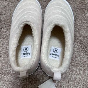 Hurley Cream Cozy Puff Clog NWT